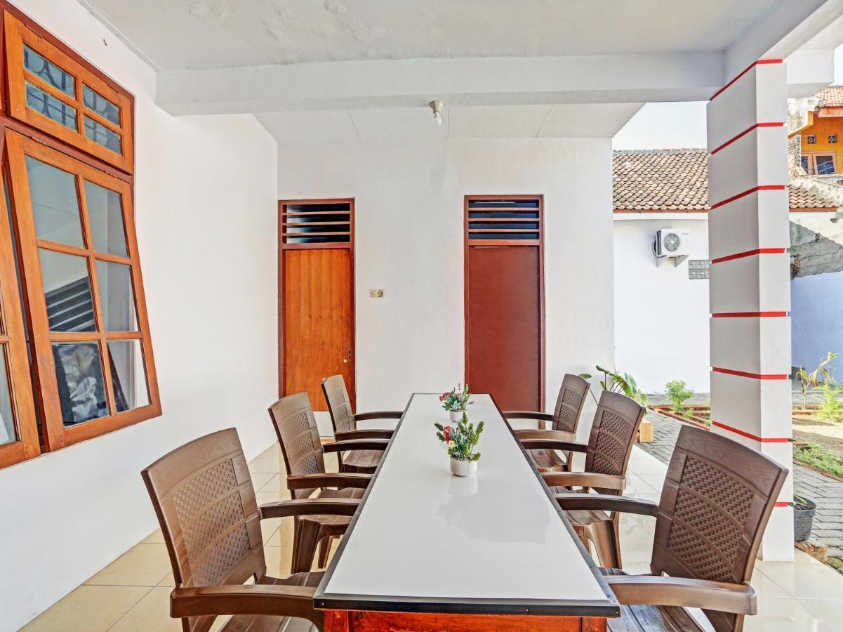 Oyo 90344 Wijayanti Hotel Banyuwangi  Ngoại thất bức ảnh
