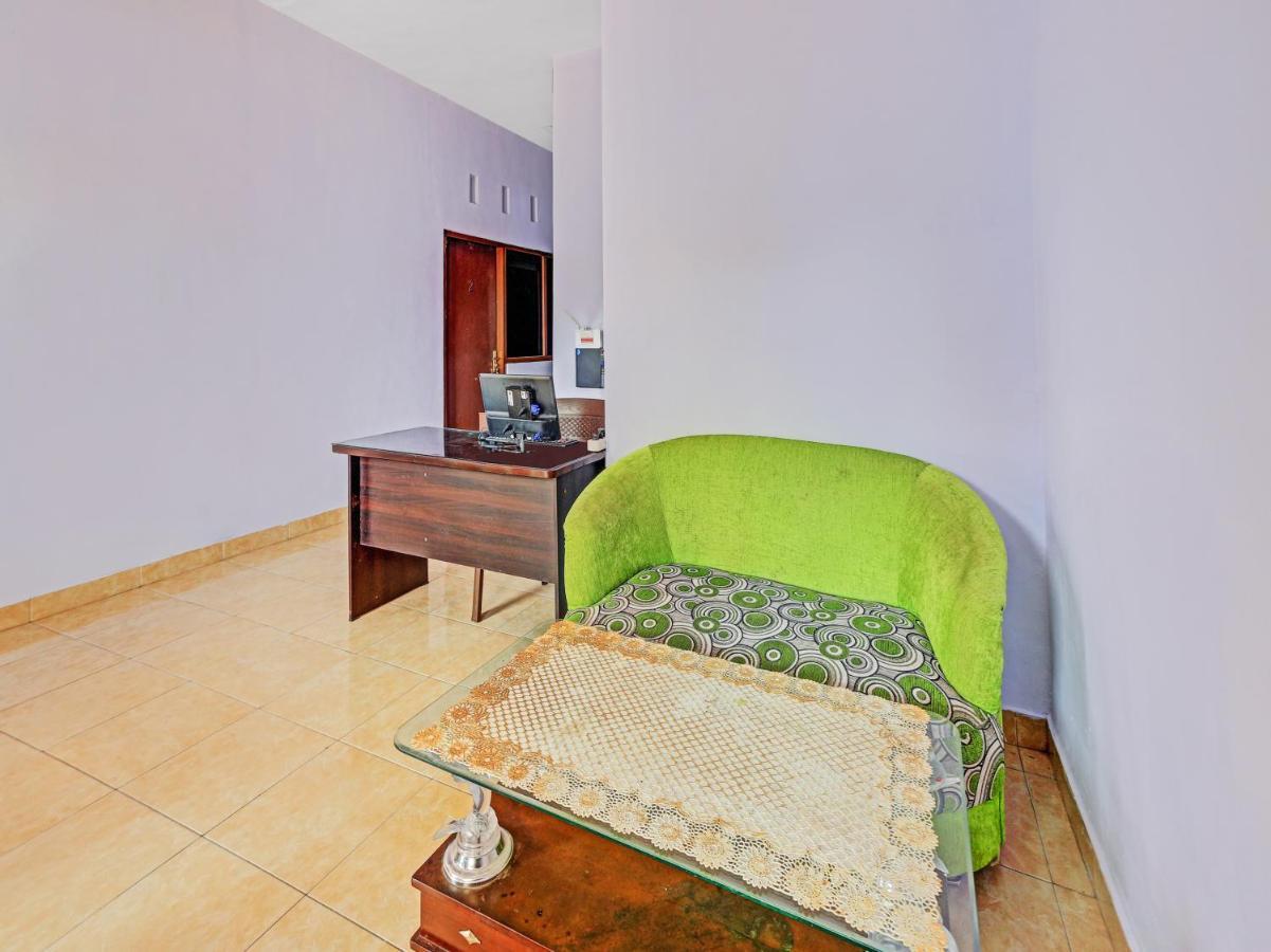 Oyo 90344 Wijayanti Hotel Banyuwangi  Ngoại thất bức ảnh