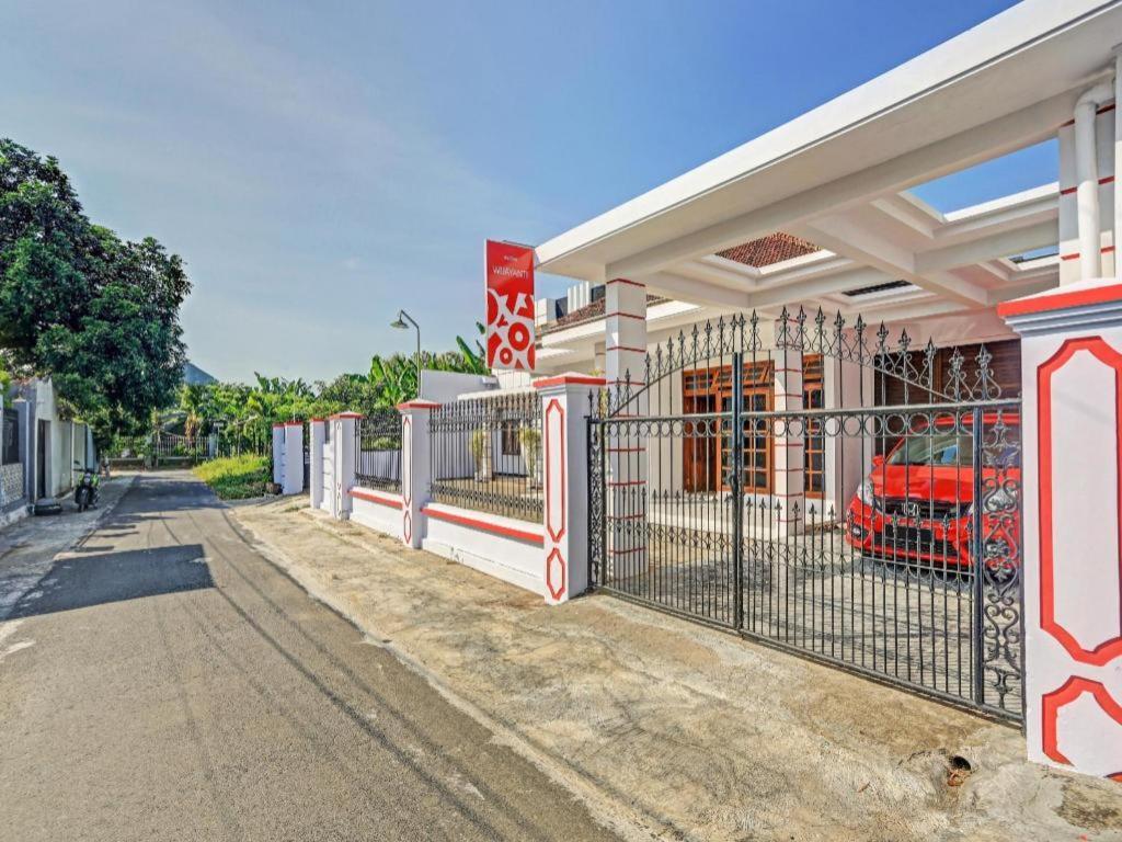 Oyo 90344 Wijayanti Hotel Banyuwangi  Ngoại thất bức ảnh
